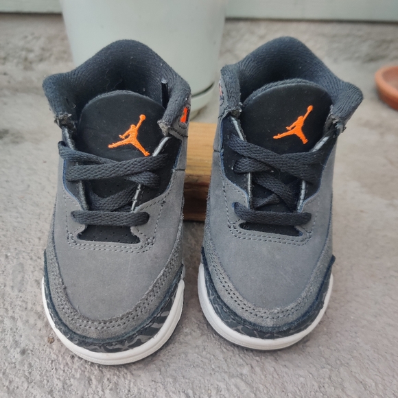 Air Jordan 3 Retro - Picture 3 of 3